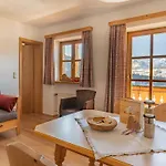 Πανσιόν Demelhof 3*