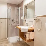 Πανσιόν Demelhof 3*